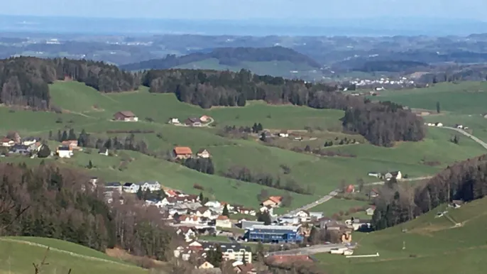Evangelische Kirchgemeinde Kirchberg (Blick von Iddaburg über Gähwil zum Bodensee) (Foto: zVg) Evangelische Kirchgemeinde Kirchberg (Blick von Iddaburg über Gähwil zum Bodensee) (Foto: zVg)